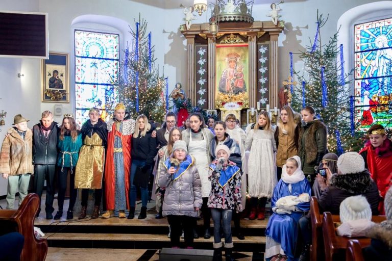 PRZEDSTAWIENIE JASEŁKOWE W  KOŚCIELE W ŁUPAWIE