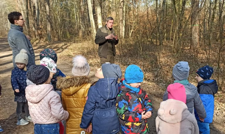 Edukacyjny spacer przedszkolaków