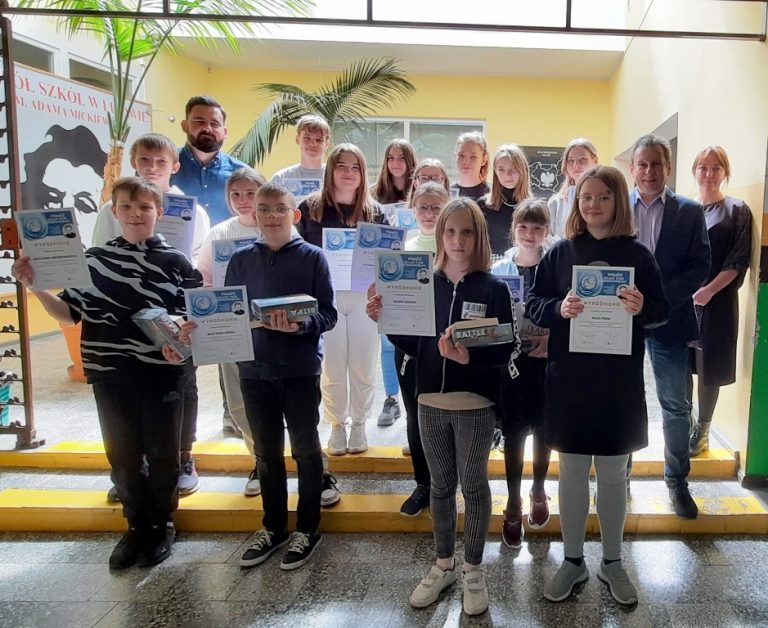 Wręczenie nagród za wyróżnienie w XVIII Ogólnopolskim Konkursie „Pomóż ocalić życie bezbronnemu”.