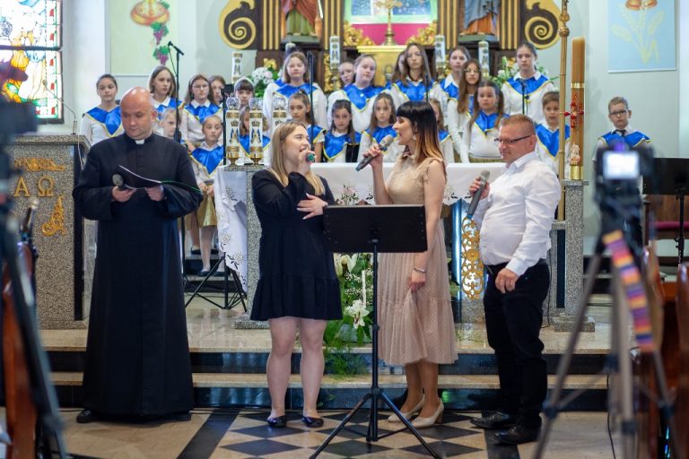 KONCERT CHARYTATYWNY W KOŚCIELE W ŁUPAWIE KONCERT CHARYTATYWNY W KOŚCIELE W ŁUPAWIE