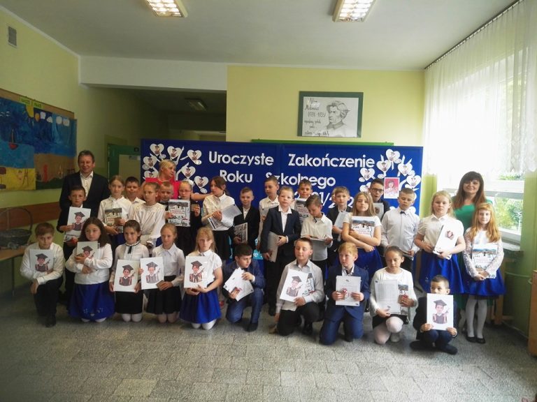 ZAKOŃCZENIE KLAS TRZECICH ZAKOŃCZENIE KLAS TRZECICH