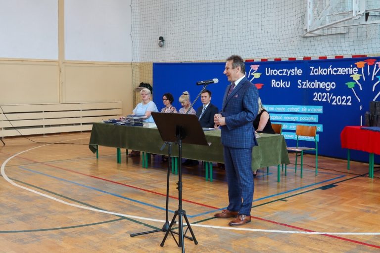 ZAKOŃCZENIE ROKU SZKOLNEGO KLAS VIII ZAKOŃCZENIE ROKU SZKOLNEGO KLAS VIII