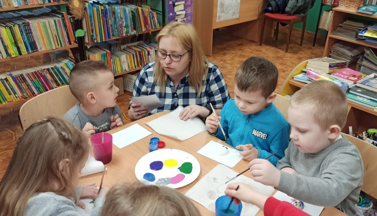Zajęcia kreatywne w Gminnej Bibliotece Publicznej w Łupawie