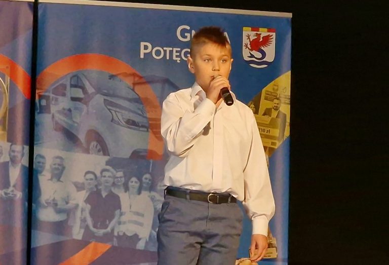 WYSTĘP WOKALNY NASZYCH UCZNIÓW PODCZAS OBCHODÓW MIĘDZYNARODOWEGO DNIA OSÓB Z NIEPEŁNOSPRAWNOŚCIAMI WYSTĘP WOKALNY NASZYCH UCZNIÓW PODCZAS OBCHODÓW MIĘDZYNARODOWEGO DNIA OSÓB Z NIEPEŁNOSPRAWNOŚCIAMI