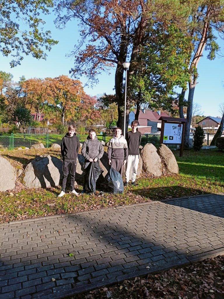 Posprzątajmy las Posprzątajmy las