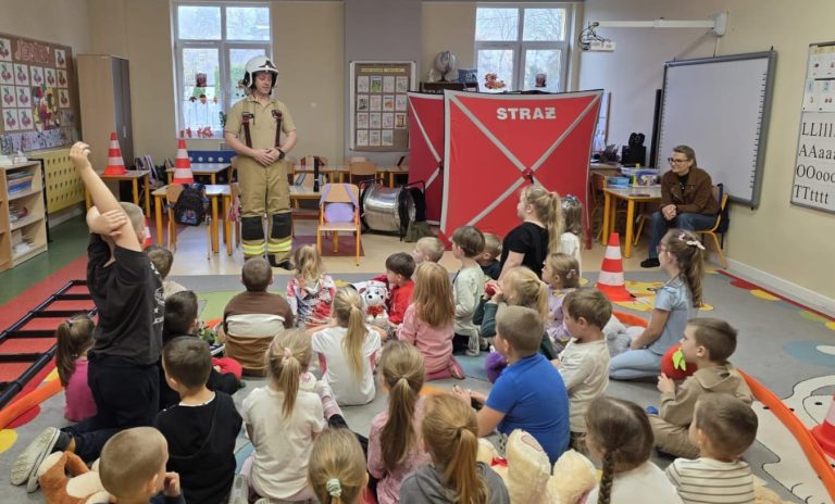 Wizyta strażaków w przedszkolu