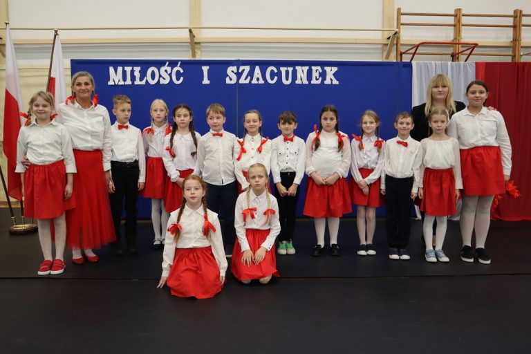 Narodowe Święto Niepodległości w Szkole Podstawowej w Łupawie