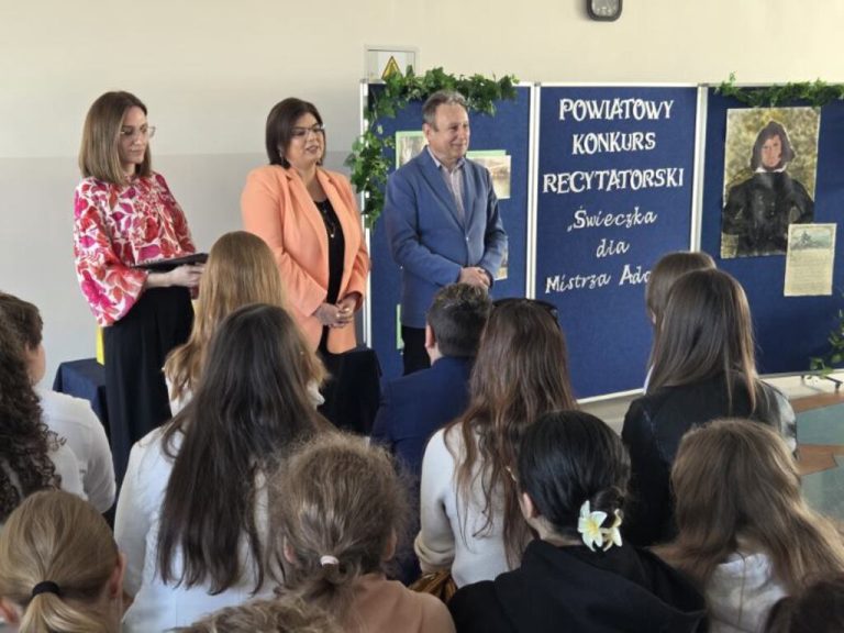 POWIATOWY KONKURS RECYTATORSKI „ŚWIECZKA DLA MISTRZA ADAMA”