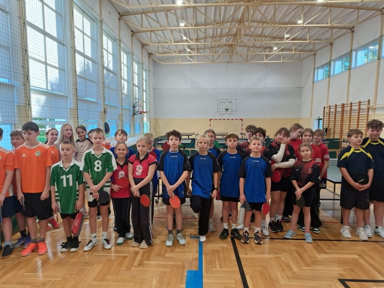 🏓 Szkoła Podstawowa im. Adama Mickiewicza stolicą tenisa stołowego w powiecie słupskim! 🏆