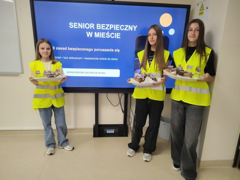 🚦 Odblaskowa Szkoła dba o bezpieczeństwo seniorów! 💛